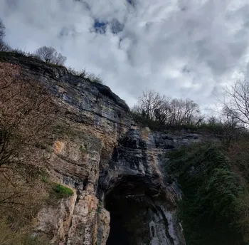 Les Grottes de la Balme thumbnail